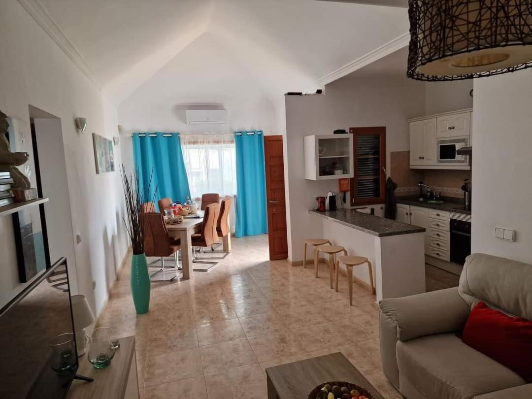 Villa Juanita, Puerto Del Carmen, Lanzarote ติอาส ภายนอก รูปภาพ